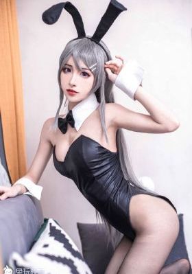 扒开女人下面两片毛茸茸