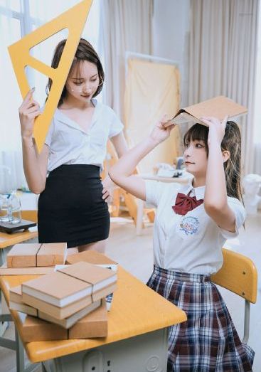 白鹿的新剧《以爱为营》