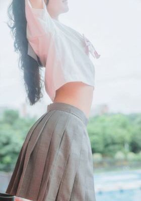 年轻的女教师2观看