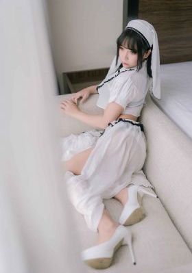 春潮烂漫海堂红
